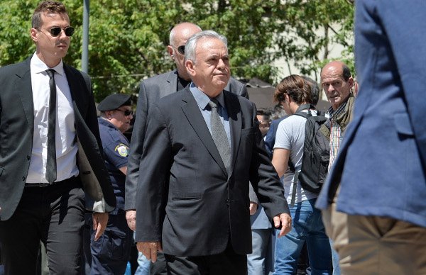 Πολιτικοί, επιχειρηματίες, επώνυμοι -Ποιοι παραβρέθηκαν στο τελευταίο αντίο στον Κ. Μητσοτάκη [εικόνες] | iefimerida.gr 31