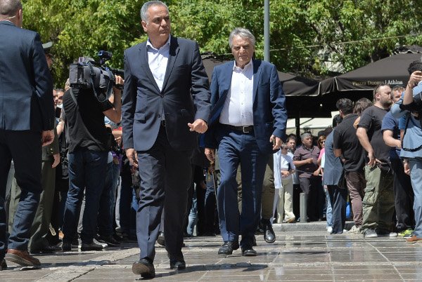 Πολιτικοί, επιχειρηματίες, επώνυμοι -Ποιοι παραβρέθηκαν στο τελευταίο αντίο στον Κ. Μητσοτάκη [εικόνες] | iefimerida.gr 34