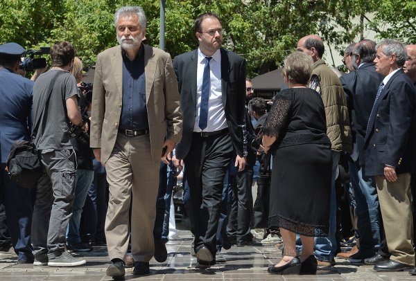 Πολιτικοί, επιχειρηματίες, επώνυμοι -Ποιοι παραβρέθηκαν στο τελευταίο αντίο στον Κ. Μητσοτάκη [εικόνες] | iefimerida.gr 35