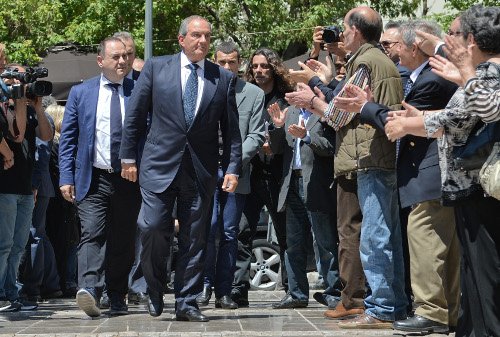 Πολιτικοί, επιχειρηματίες, επώνυμοι -Ποιοι παραβρέθηκαν στο τελευταίο αντίο στον Κ. Μητσοτάκη [εικόνες] | iefimerida.gr 36