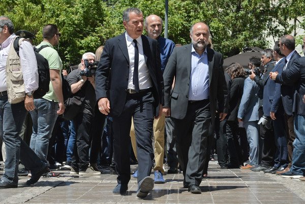 Πολιτικοί, επιχειρηματίες, επώνυμοι -Ποιοι παραβρέθηκαν στο τελευταίο αντίο στον Κ. Μητσοτάκη [εικόνες] | iefimerida.gr 39