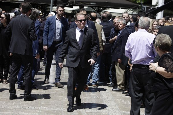 Πολιτικοί, επιχειρηματίες, επώνυμοι -Ποιοι παραβρέθηκαν στο τελευταίο αντίο στον Κ. Μητσοτάκη [εικόνες] | iefimerida.gr 51