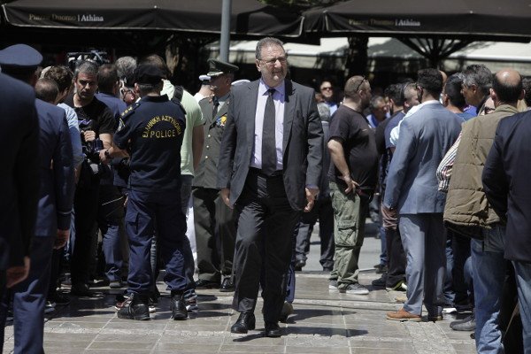 Πολιτικοί, επιχειρηματίες, επώνυμοι -Ποιοι παραβρέθηκαν στο τελευταίο αντίο στον Κ. Μητσοτάκη [εικόνες] | iefimerida.gr 23