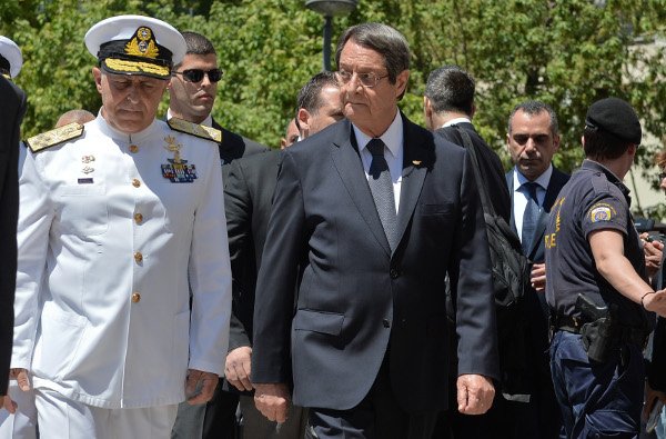 Πολιτικοί, επιχειρηματίες, επώνυμοι -Ποιοι παραβρέθηκαν στο τελευταίο αντίο στον Κ. Μητσοτάκη [εικόνες] | iefimerida.gr 55