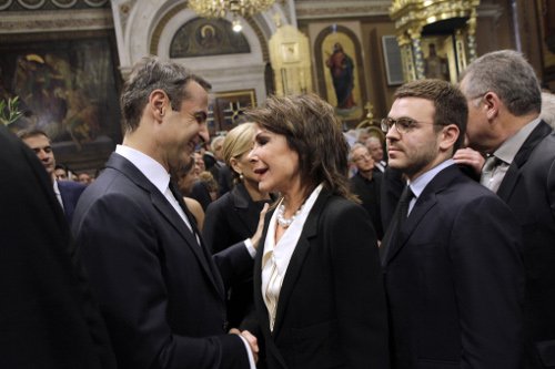 Πολιτικοί, επιχειρηματίες, επώνυμοι -Ποιοι παραβρέθηκαν στο τελευταίο αντίο στον Κ. Μητσοτάκη [εικόνες] | iefimerida.gr 12