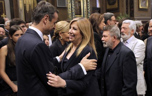 Πολιτικοί, επιχειρηματίες, επώνυμοι -Ποιοι παραβρέθηκαν στο τελευταίο αντίο στον Κ. Μητσοτάκη [εικόνες] | iefimerida.gr 16