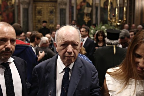 Πολιτικοί, επιχειρηματίες, επώνυμοι -Ποιοι παραβρέθηκαν στο τελευταίο αντίο στον Κ. Μητσοτάκη [εικόνες] | iefimerida.gr 5