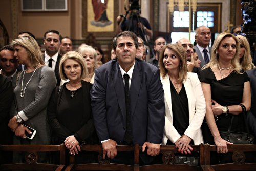 Πολιτικοί, επιχειρηματίες, επώνυμοι -Ποιοι παραβρέθηκαν στο τελευταίο αντίο στον Κ. Μητσοτάκη [εικόνες] | iefimerida.gr 6