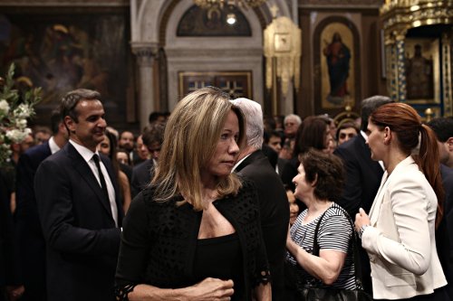 Πολιτικοί, επιχειρηματίες, επώνυμοι -Ποιοι παραβρέθηκαν στο τελευταίο αντίο στον Κ. Μητσοτάκη [εικόνες] | iefimerida.gr 10