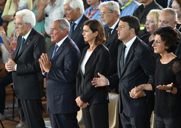 Σπαραγμός στις κηδείες των θυμάτων του φονικού σεισμού -Παρών και ο Ρέντσι [εικόνες] | iefimerida.gr 0