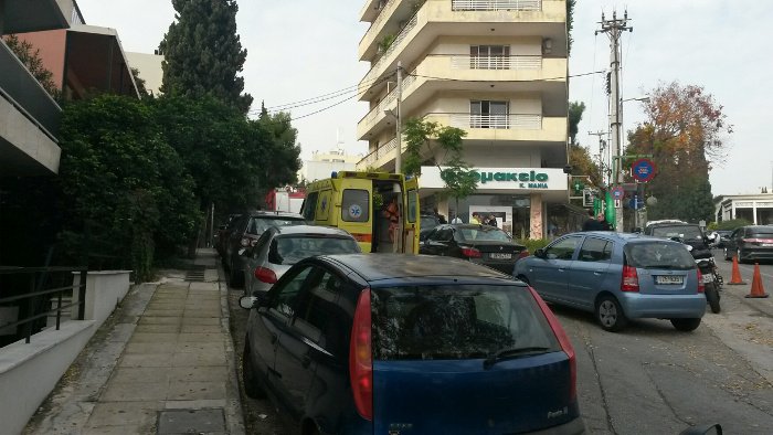 Φωτιά σε αποθήκη απέναντι από την πρεσβεία του Ισραήλ από αναμμένο τσιγάρο [εικόνα] | iefimerida.gr 0