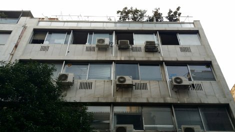  Φωτιά στα γραφεία της Athens Voice στο κέντρο της Αθήνας [εικόνες] | iefimerida.gr 1