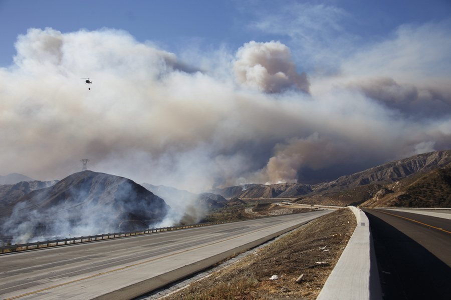 Καίγεται η Καλιφόρνια: Οι φλόγες καταστρέφουν τα πάντα -Απομακρύνθηκαν 82.600 άνθρωποι από τα σπίτια τους [εικόνες & βίντεο] | iefimerida.gr 0