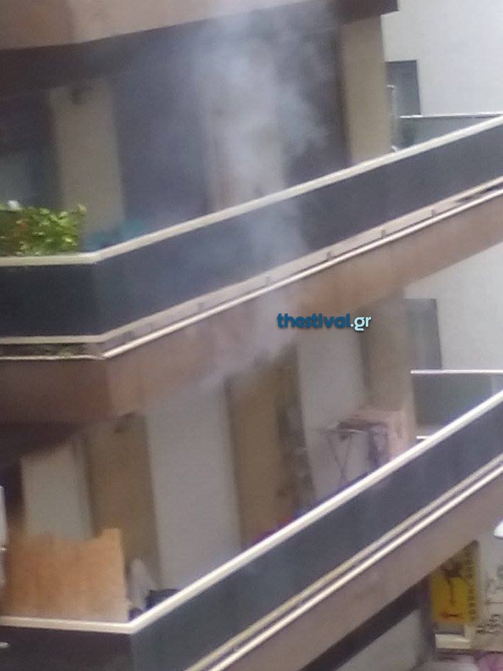 Φωτιά σε διαμέρισμα στο κέντρο της Θεσσαλονίκης [εικόνες] | iefimerida.gr 0
