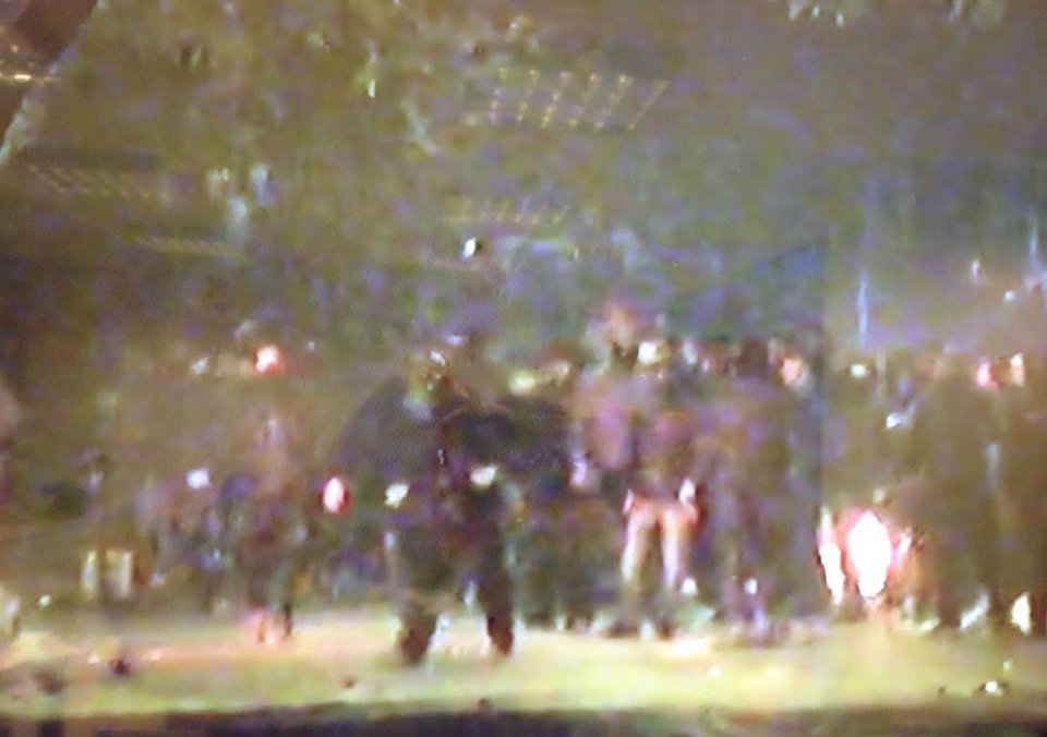 Κλεφτοπόλεμος ΜΑΤ-Κουκουλοφόρων στα Εξάρχεια [εικόνες & βίντεο] | iefimerida.gr 23