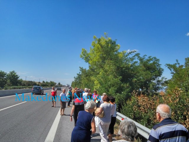 Φωτιά σε τουριστικό λεωφορείο έξω από τη Λάρισα, στο Κιλελέρ [εικόνες & βίντεο] | iefimerida.gr 0