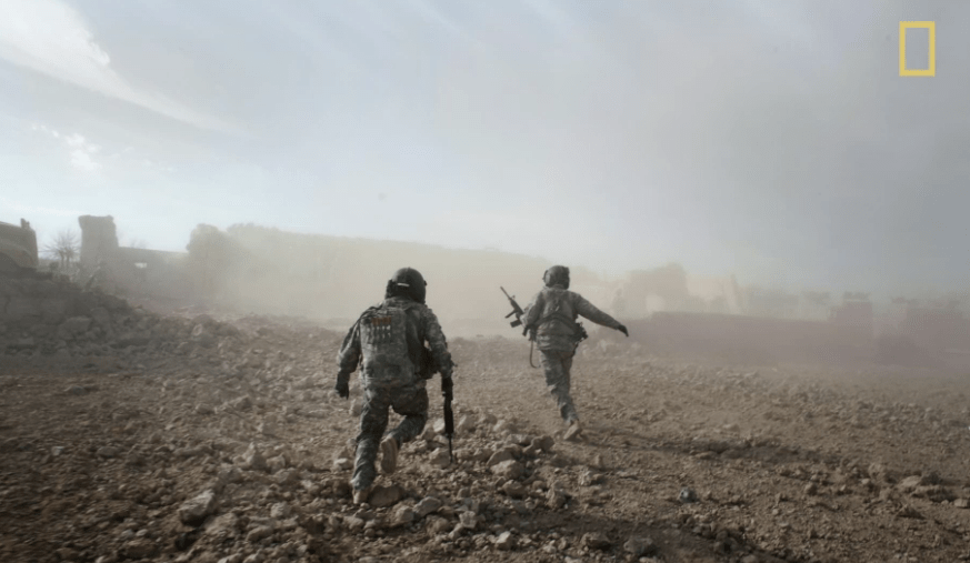 Ο φωτογράφος του πολέμου: Ο ατρόμητος Τάιλερ Χικς μοιράζεται τις αναμνήσεις του [εικόνες] | iefimerida.gr 9