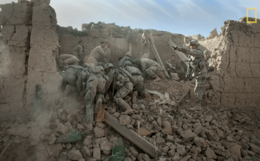 Ο φωτογράφος του πολέμου: Ο ατρόμητος Τάιλερ Χικς μοιράζεται τις αναμνήσεις του [εικόνες] | iefimerida.gr 10