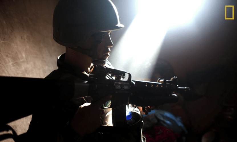 Ο φωτογράφος του πολέμου: Ο ατρόμητος Τάιλερ Χικς μοιράζεται τις αναμνήσεις του [εικόνες] | iefimerida.gr 2