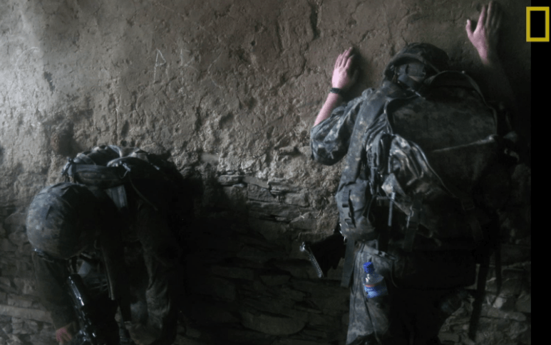 Ο φωτογράφος του πολέμου: Ο ατρόμητος Τάιλερ Χικς μοιράζεται τις αναμνήσεις του [εικόνες] | iefimerida.gr 7