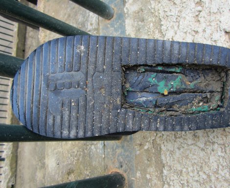 Φυλακές Κέρκυρας: Αναπτήρες-μαχαίρια και λεπίδες μέσα σε παντόφλες βρήκε η ΕΛ.ΑΣ. [εικόνες] | iefimerida.gr 0