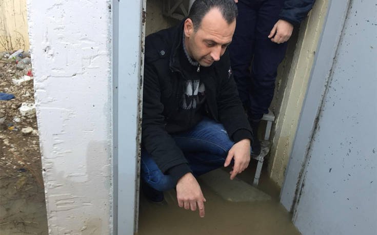 Βούλιαξαν από τη νεροποντή οι φυλακές Τρικάλων [εικόνες & βίντεο] | iefimerida.gr 0