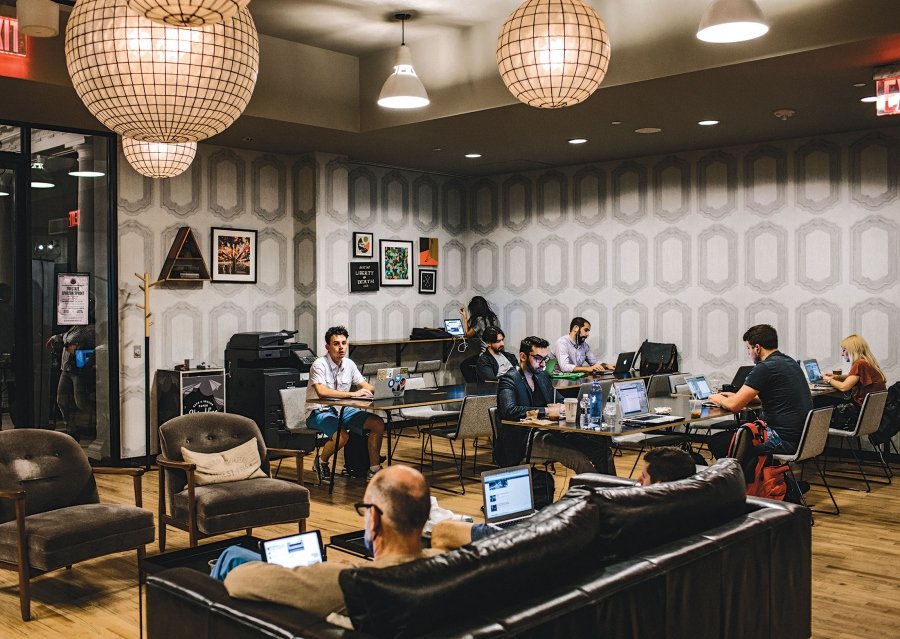 Τα γραφεία του μέλλοντος ή 5 δισ. χαμένος χώρος; Εκεί όπου δουλεύεις πίνοντας μπύρα [εικόνες] | iefimerida.gr 0