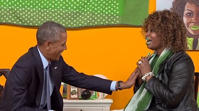 Η μπλόγκερ που χάρισε 3 πράσινα κραγιόν στον Ομπάμα- Η γκάφα της και τα πειράγματα του πρόεδρου [εικόνες] | iefimerida.gr 1