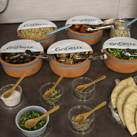 Ο Ελληνας που άνοιξε στο κέντρο του Χόλιγουντ  μαγαζί με ελληνικό γιαούρτι και ξεπουλάει -Πελάτισσές του η Σοφία Βεργκάρα, η Τόρι Σπέλινγκ και πολλοί άλλοι σταρ [εικόνες] | iefimerida.gr 11