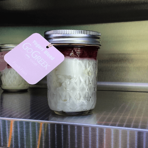 Ο Ελληνας που άνοιξε στο κέντρο του Χόλιγουντ  μαγαζί με ελληνικό γιαούρτι και ξεπουλάει -Πελάτισσές του η Σοφία Βεργκάρα, η Τόρι Σπέλινγκ και πολλοί άλλοι σταρ [εικόνες] | iefimerida.gr 12