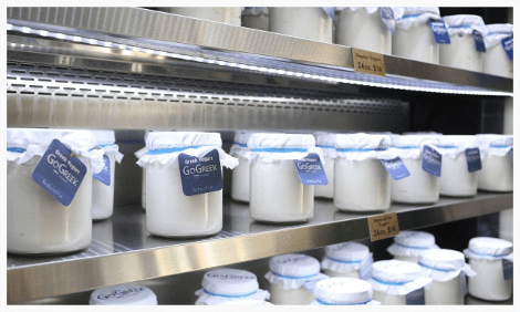 Ο Ελληνας που άνοιξε στο κέντρο του Χόλιγουντ  μαγαζί με ελληνικό γιαούρτι και ξεπουλάει -Πελάτισσές του η Σοφία Βεργκάρα, η Τόρι Σπέλινγκ και πολλοί άλλοι σταρ [εικόνες] | iefimerida.gr 8