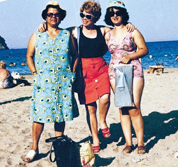 Τα '80's αναβιώνουν στην Τεχνόπολη: Ο Γκάλης, το ΠΑΣΟΚ, ρούχα, βινύλια & πάρτι [εικόνες]  | iefimerida.gr 5