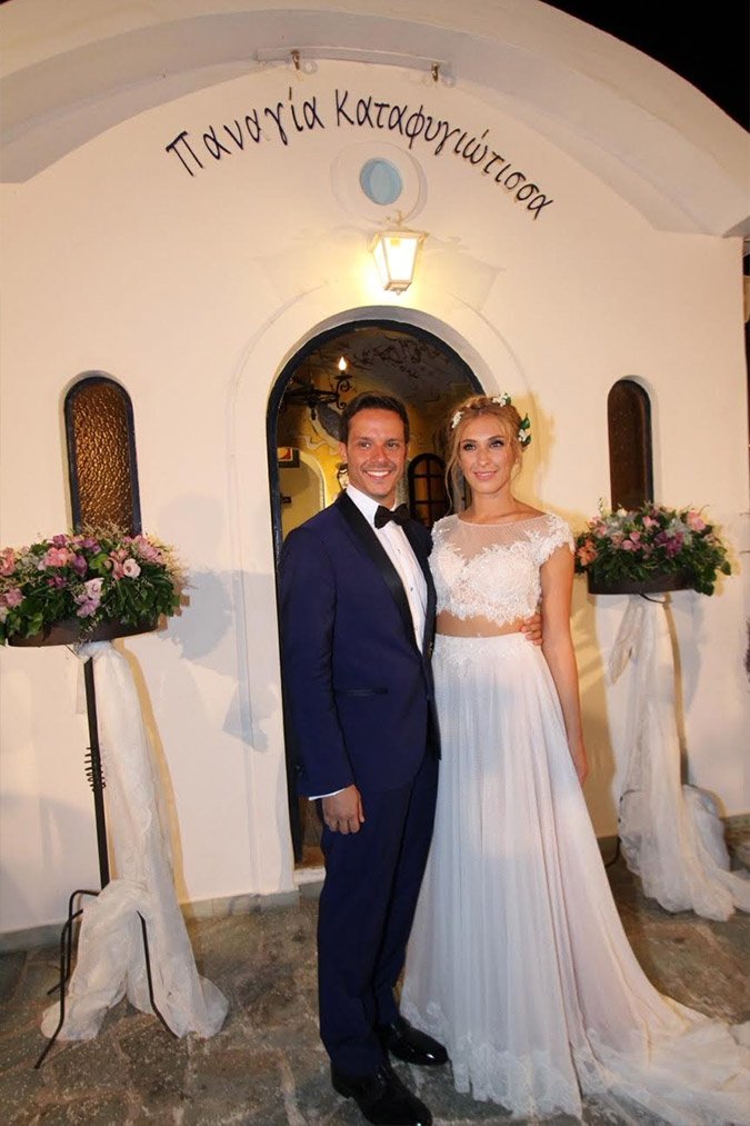 Οι πρώτες φωτογραφίες από το γάμο Ψυχράμη - Μακαλιά: Με την κοιλιά έξω η νύφη [εικόνες]  | iefimerida.gr 11