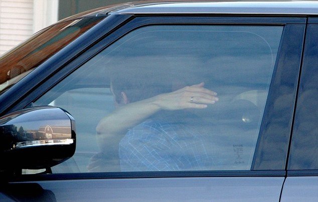 Τζένιφερ Γκάρνερ: Φλέρταρε επί τριάντα λεπτά με έναν κούκλο [εικόνες]  | iefimerida.gr 1