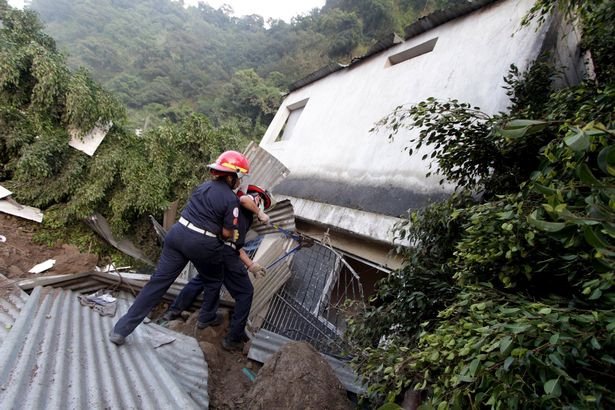 Γουατεμάλα: Τουλάχιστον 2 νεκροί, 200 αγνοούμενοι έπειτα από κατολίσθηση [εικόνες]  | iefimerida.gr 2
