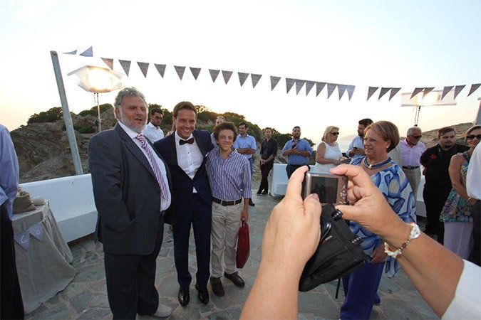 Οι πρώτες φωτογραφίες από το γάμο Ψυχράμη - Μακαλιά: Με την κοιλιά έξω η νύφη [εικόνες]  | iefimerida.gr 7