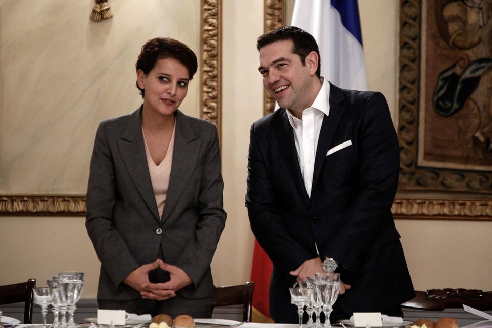 Οι γυναίκες υπουργοί που συνόδεψαν τον Ολάντ: Η Μαροκινή-θύμα ρατσισμού και η Νοτιοκορεάτισσα που την εγκατέλειψε η μητέρα της [εικόνες] | iefimerida.gr 0