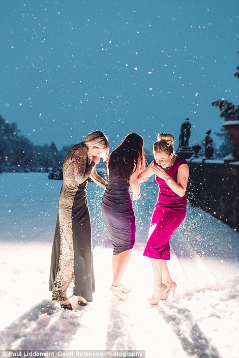 Γάμος στα λευκά -Πώς μία χιονοθύελλα μετέτρεψε σε παραμύθι τον γάμο ενός ζευγαριού [εικόνες] | iefimerida.gr 6