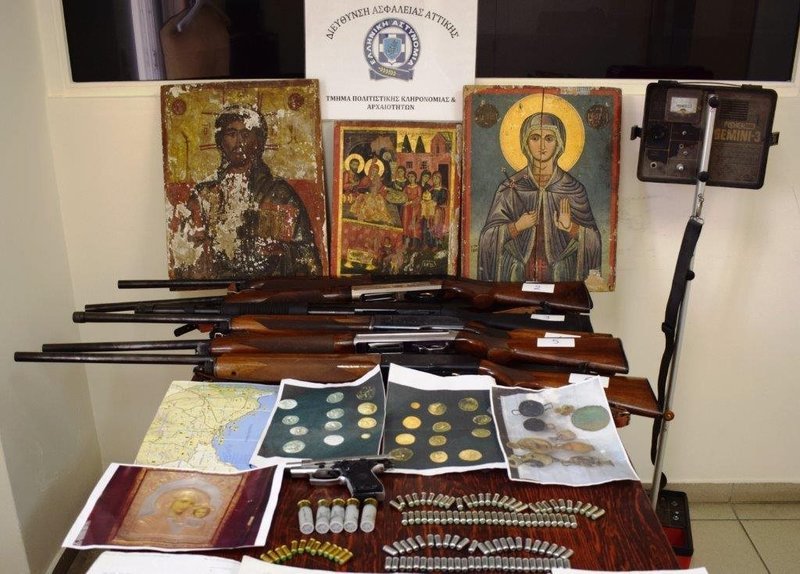 Πάτρα: Συνελήφθησαν πατέρας και γιος για αρχαιοκαπηλία [εικόνες] | iefimerida.gr 0