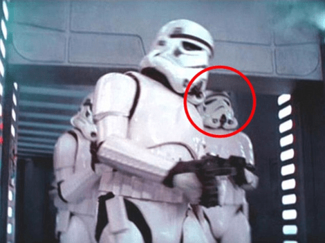 Φορτηγά σε μεσαιωνικές μάχες -Κινητήρες σε ρωμαϊκά άρματα: Τα πιο ξεκαρδιστικά λάθη σε μεγάλες παραγωγές [εικόνες] | iefimerida.gr 4