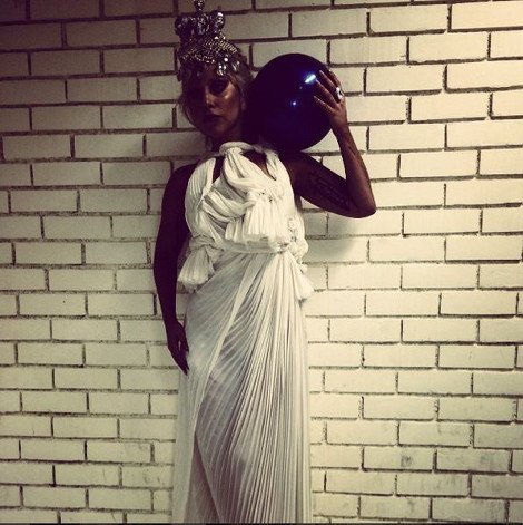 Μια άλλη Ελλάδα έζησε την φρενίτιδα της Lady Gaga στην Αθήνα [εικόνες] | iefimerida.gr 17