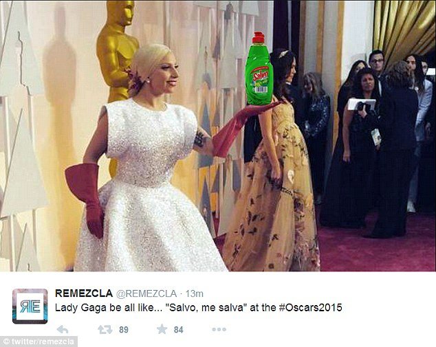 Το Διαδίκτυο «γλεντάει» τη Lady Gaga για την εμφάνιση αλά νοικοκυρά στα Οσκαρ [εικόνες] | iefimerida.gr 1