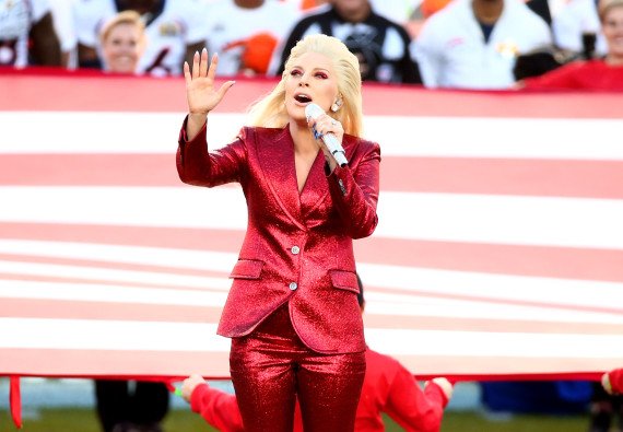 Εκλαιγαν με την Lady Gaga όταν τραγούδησε τον αμερικανικό εθνικό ύμνο [βίντεο] | iefimerida.gr 0