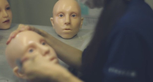 Οι ανατριχιαστικές Gaga dolls είναι σε φυσικό μέγεθος, παίζουν μουσική και μοιάζουν εκπληκτικά στην αλλόκοτη σταρ [εικόνες + βίντεο] | iefimerida.gr 0