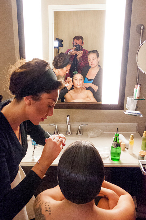 H Lady Gaga συνεχίζει να προκαλεί και μας δείχνει τη «χρυσή πλευρά» της [εικόνες] | iefimerida.gr 2