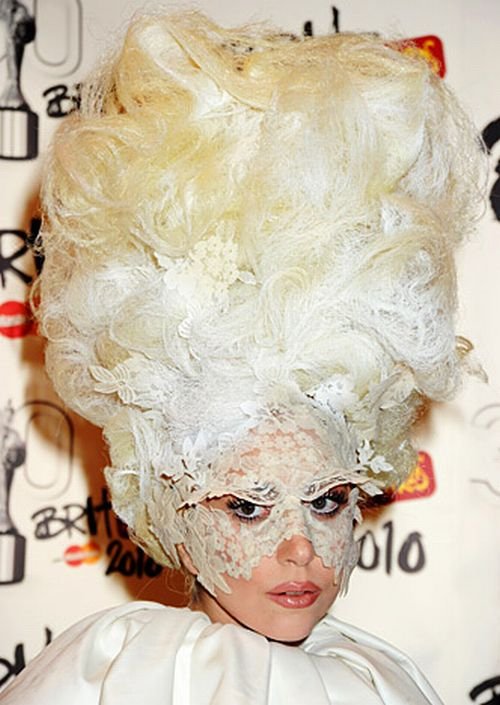 Τα 10 πιο εκκεντρικά χτενίσματα της Lady Gaga, που μας άφησαν άναυδους [εικόνες] | iefimerida.gr 2