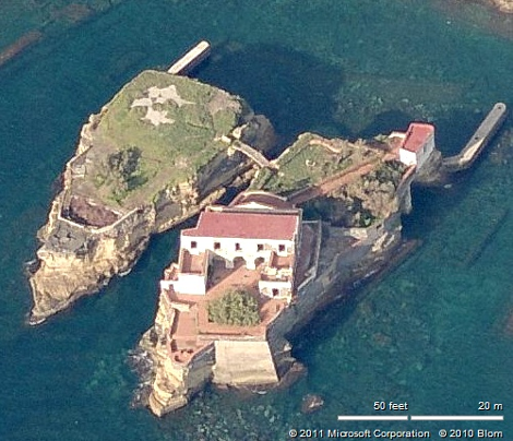 Το πιο αλλόκοτο νησί της Μεσογείου: Ενας μοναδικής ομορφιάς παράδεισος που τον συνοδεύει μια κατάρα -Οι ατυχίες που έχουν βρει τους διάσημους ιδιοκτήτες του [εικόνες] | iefimerida.gr 9