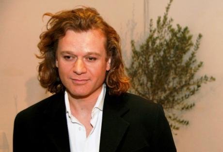 Γιατί καλλιτέχνες και αθλητές φλερτάρουν με το ναζισμό:  δόξα, χρήμα, αναγνωρισιμότητα [εικόνες] | iefimerida.gr 0