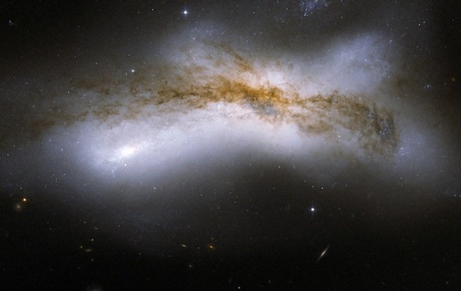 Εντυπωσιακές συγκρούσεις γαλαξιών στολίζουν τον νυχτερινό ουρανό [εικόνες] | iefimerida.gr 5