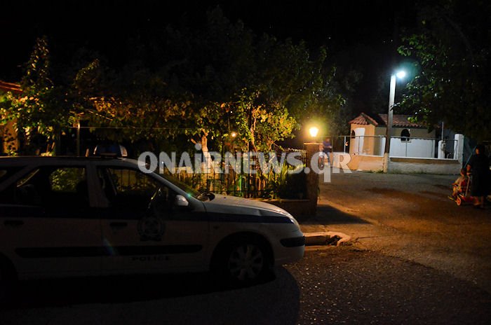 Αίσιο τέλος στο θρίλερ του Μεσολογγίου: Παραδόθηκαν τα 3 αδέλφια που είχαν κλειστεί στο σπίτι τους και απειλούσαν να αυτοκτονήσουν [εικόνες] | iefimerida.gr 1